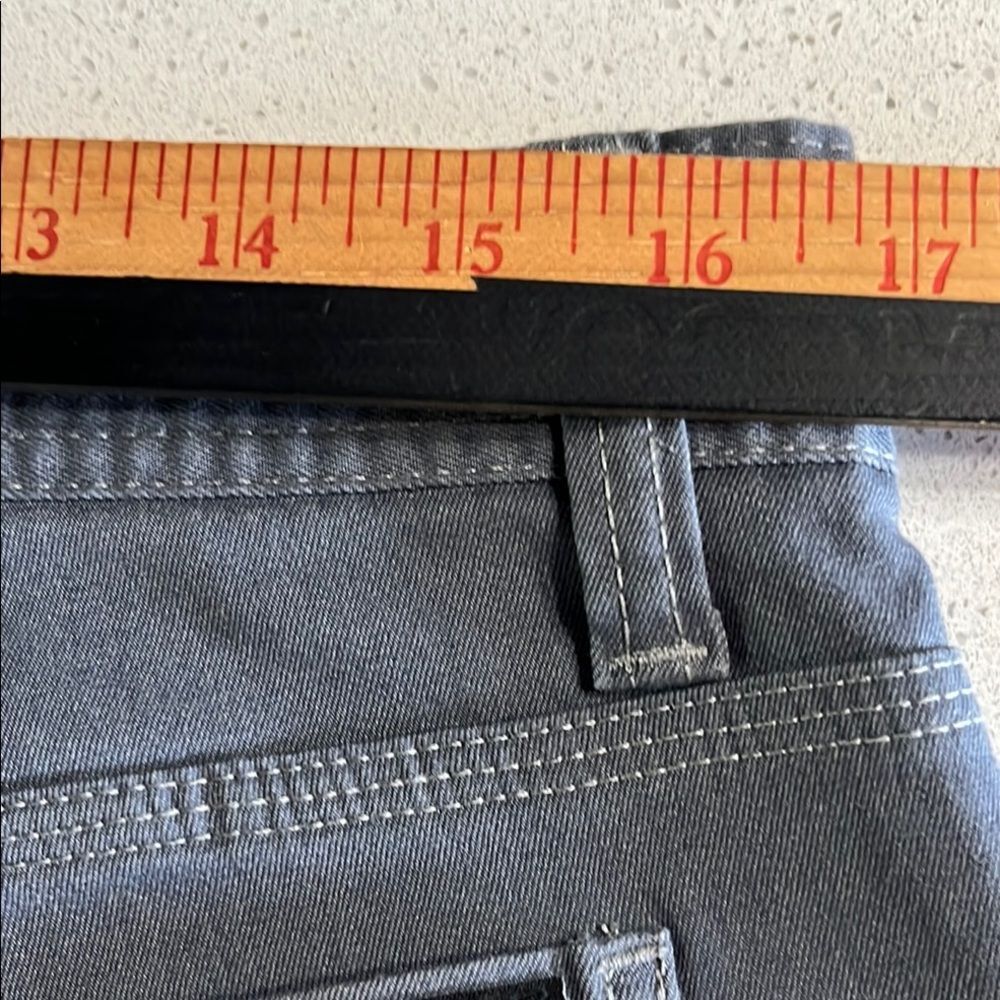Oakley Gray Slim Fit Jean Shorts Distressed Cut-Off Style Size 32/10 - Picture 7 of 11